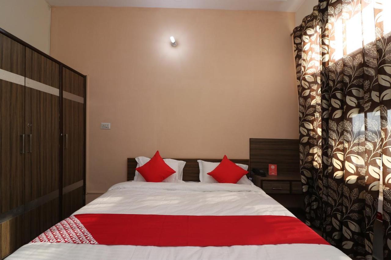 Oyo Flagship Mann Bed And Breakfast Rājpura Exterior foto